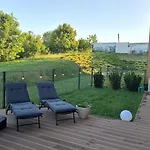 P R A T U M 公寓 *