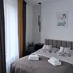 Apartman P R A T U M - Zadaszona Przeszklona Pergola W Ogrodzie