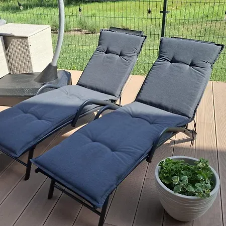 Pratum Prywatny Ogrod Z Tarasem アパート *